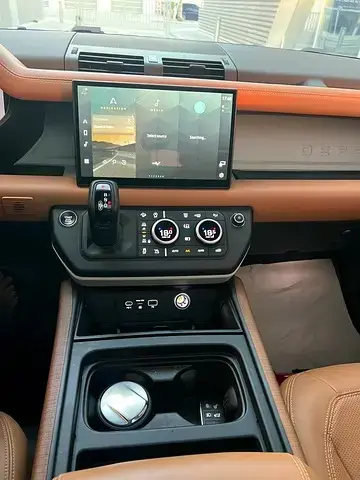 لاند روفر ديفندر 2023 3L