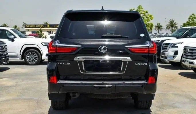 Lexus LX 2017 5.7L