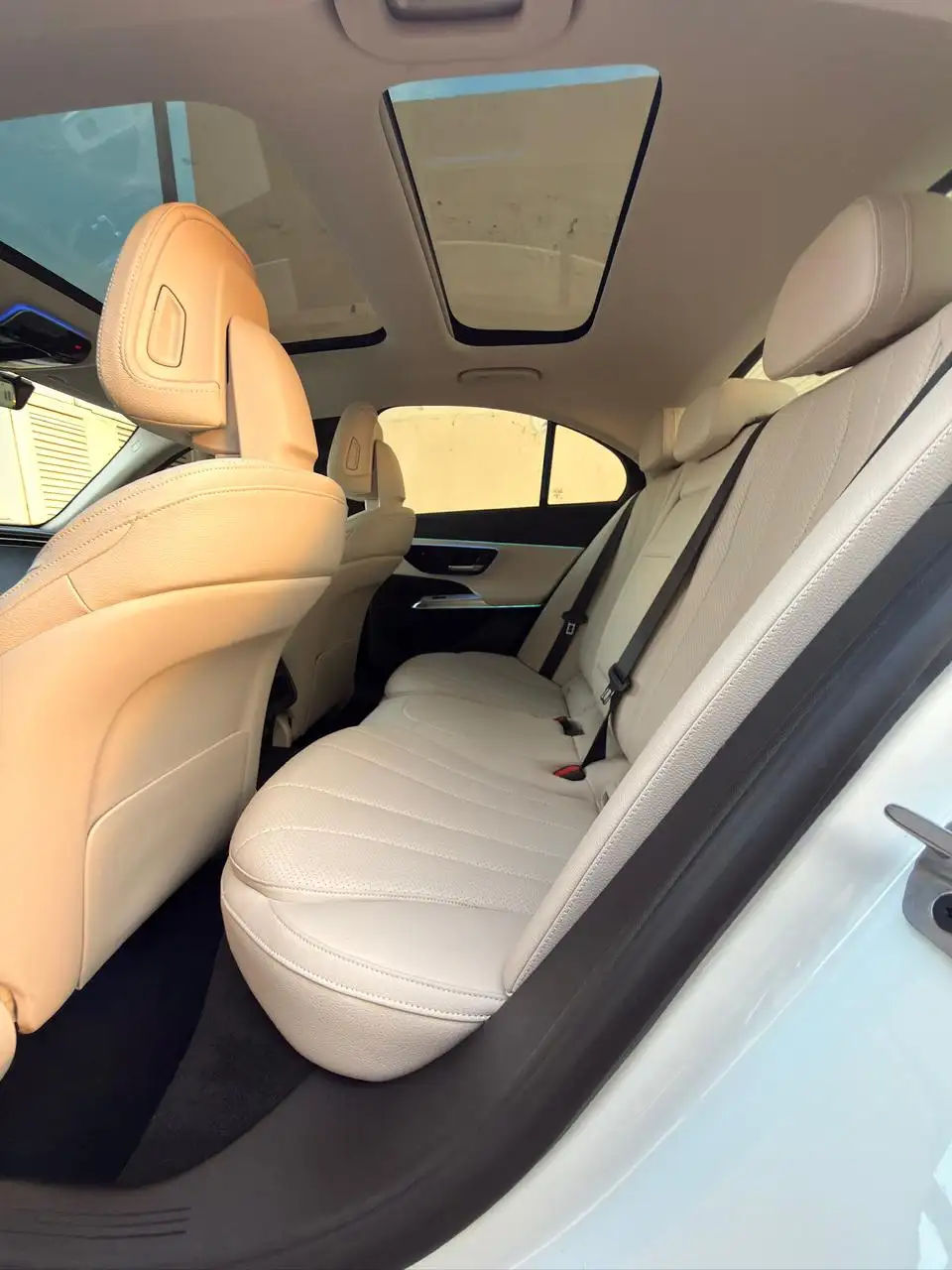 مرسيدس بنز E Class 2024 2L