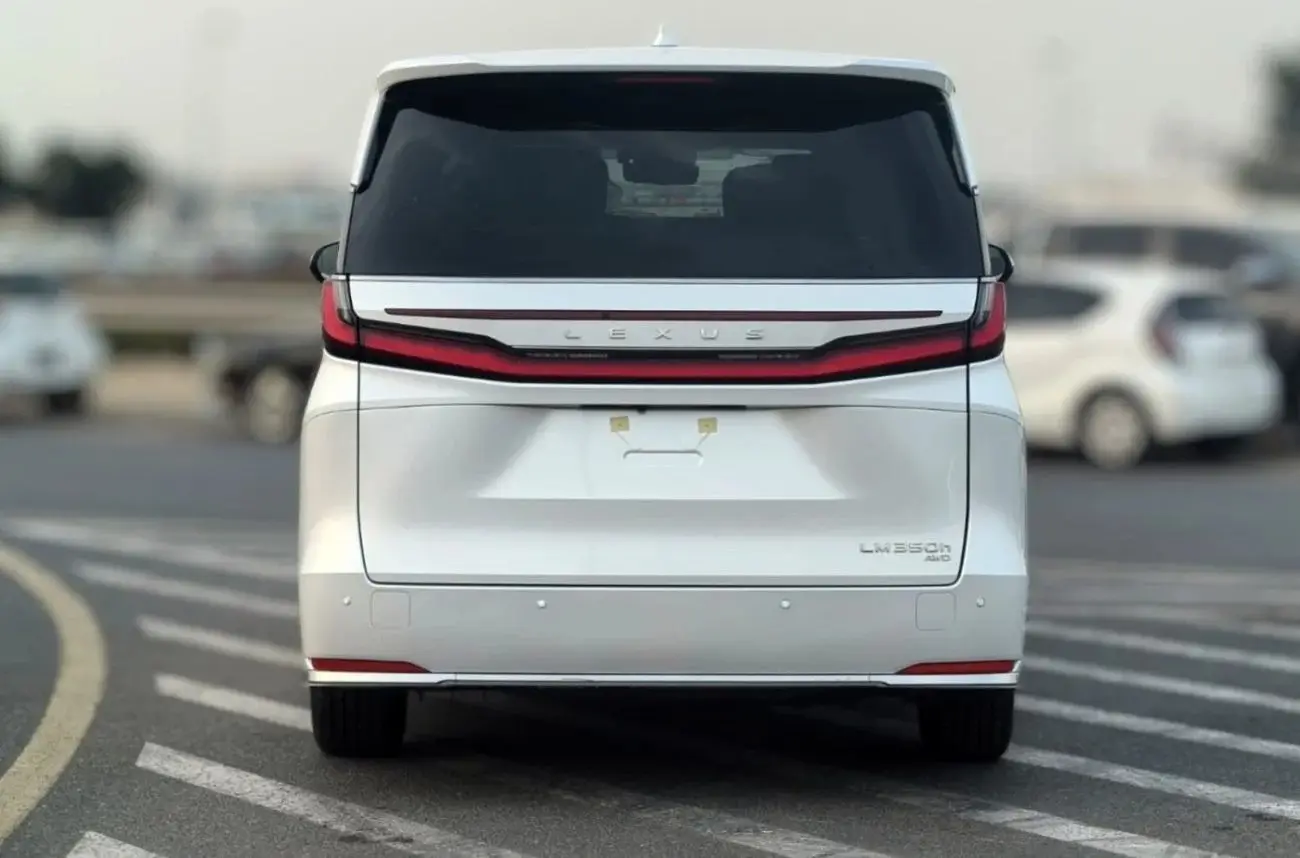 Lexus LM 2025 2.5L