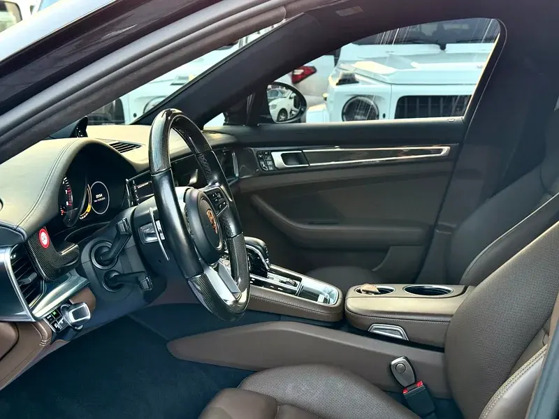 بورش باناميرا 2017