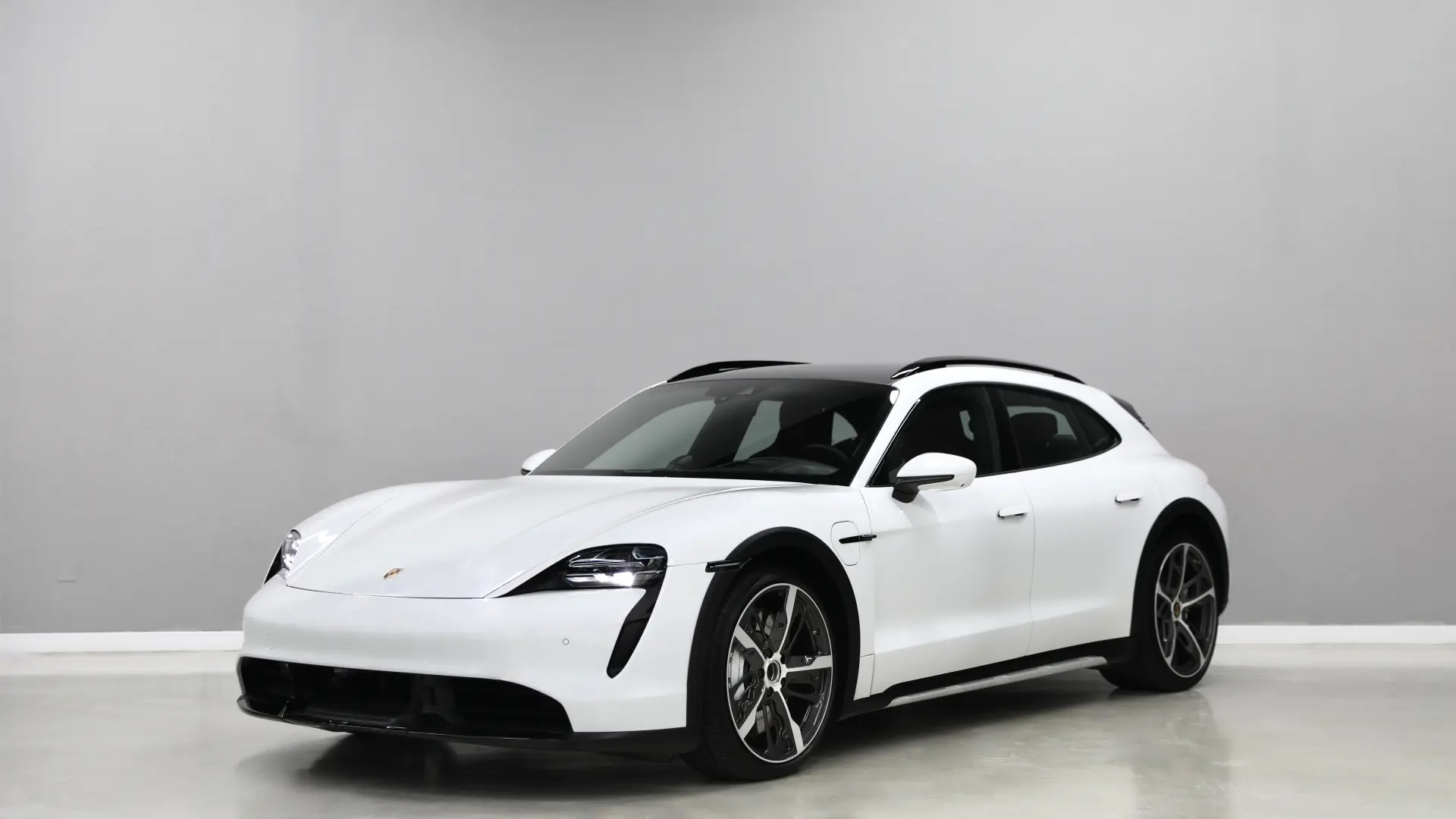 بورش تايكان 2022