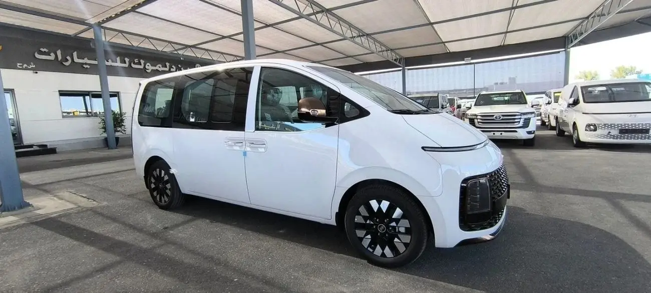 Hyundai Staria 2025 3.5L