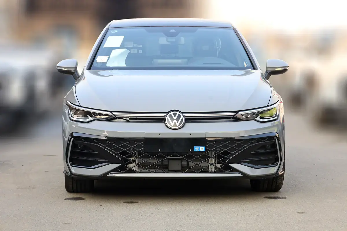 فولكس واجن جولف ار 2025