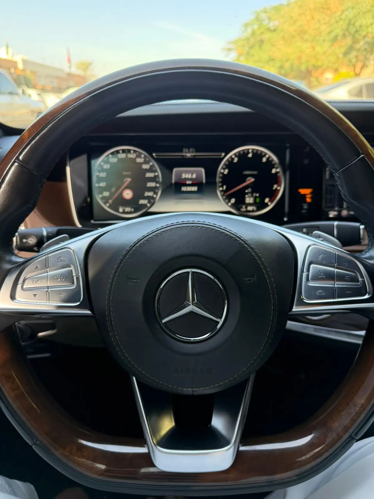 Mercedes-Benz 600  2015 6000CC