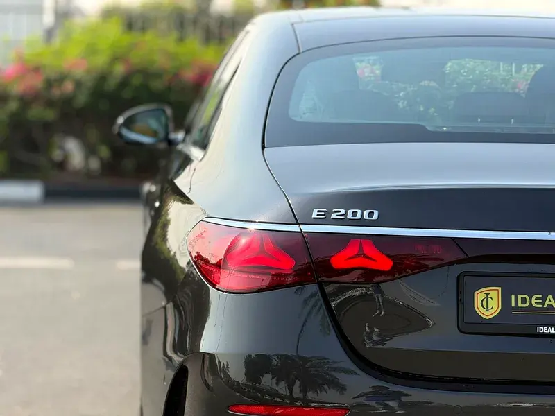 مرسيدس بنز E Class 2026 2L