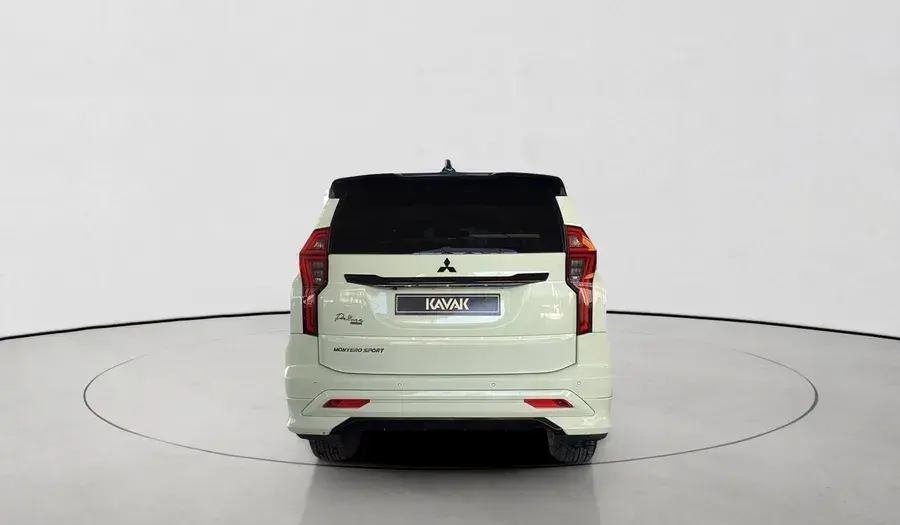 Mitsubishi Montero 2023
