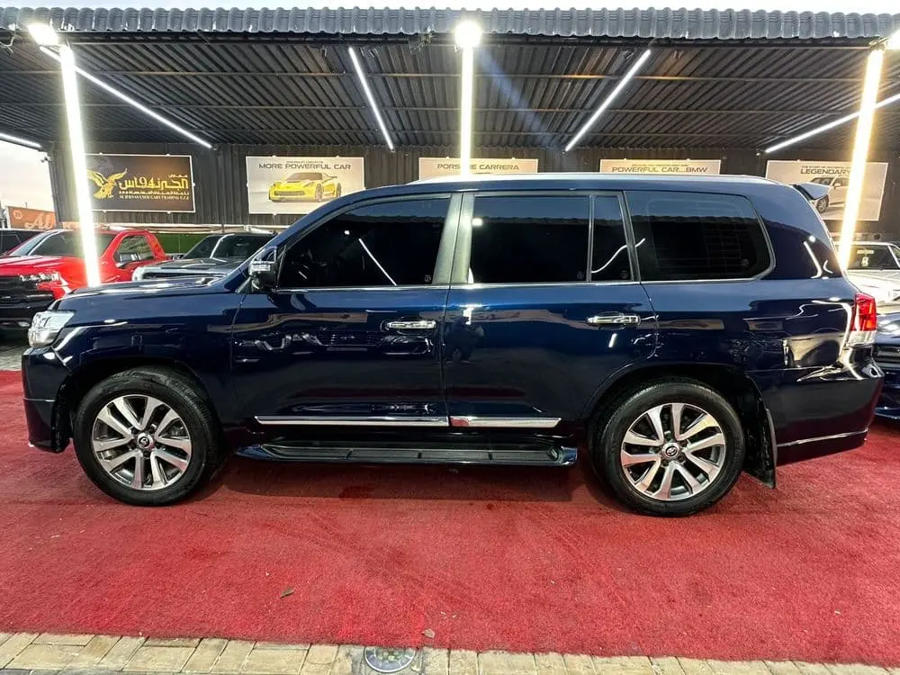 Toyota Land Cruiser 2019 5.7L