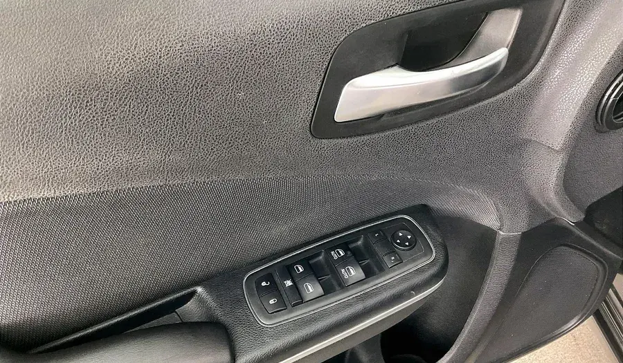 دودج تشارجر 2018