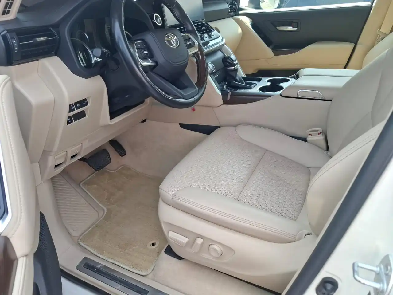 تويوتا لاند كروزر 2023