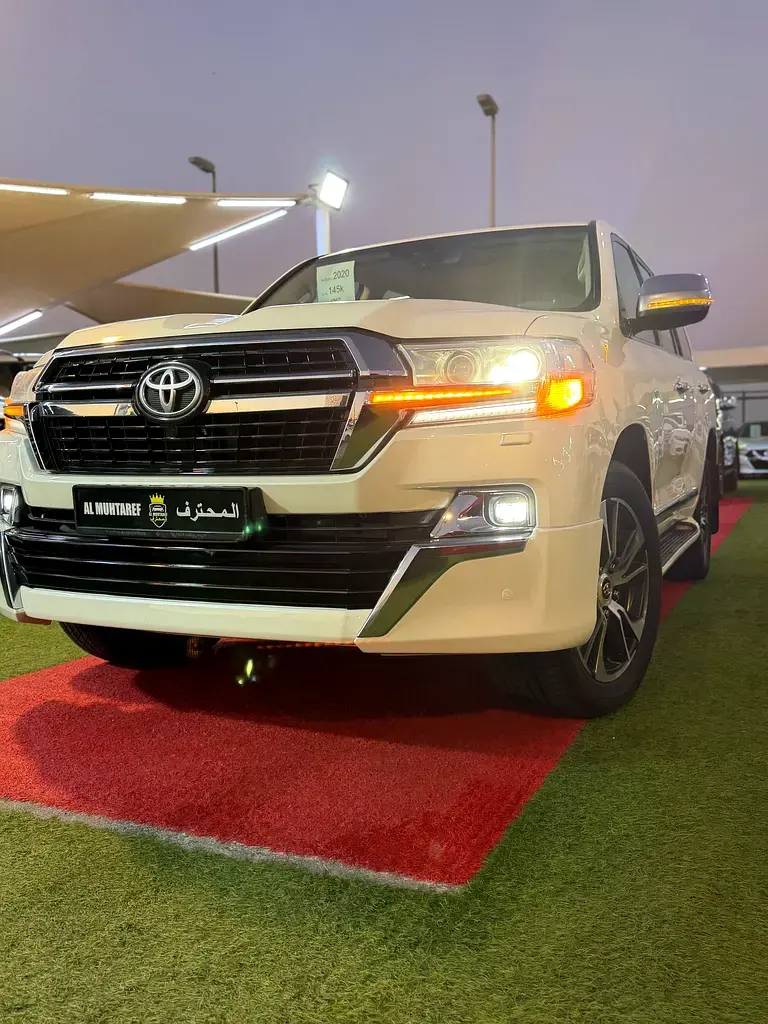تويوتا لاند كروزر 2020 5.7L