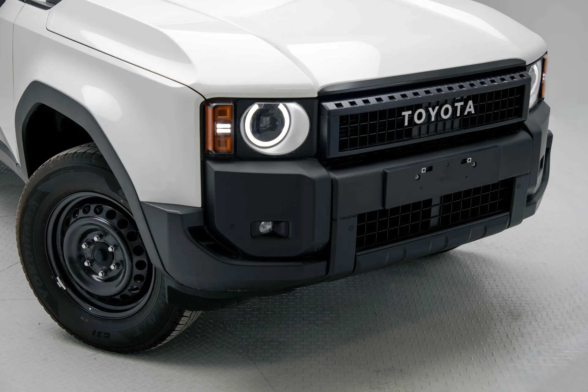 تويوتا برادو 2025 2.4L