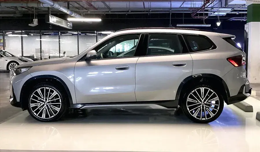 بي أم دبليو X1 2025