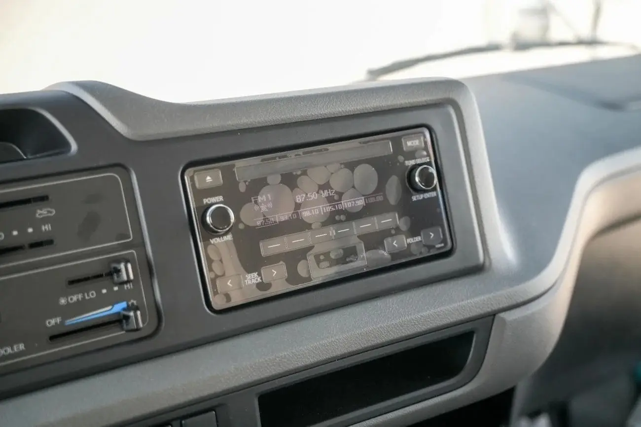 Toyota Coaster 2025 2.7L