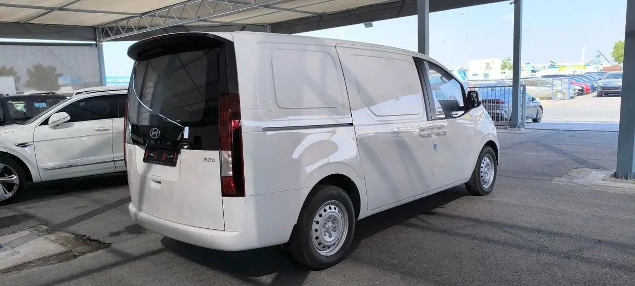 Hyundai Staria 2025 2.2L