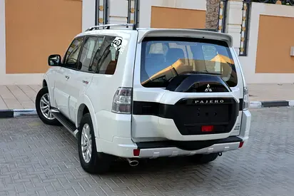 Mitsubishi Pajero 2016