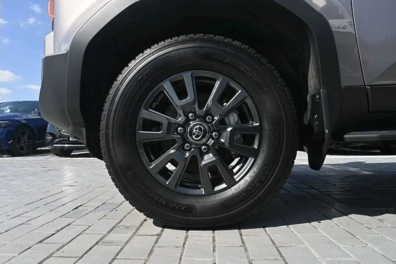 تويوتا برادو 2024 2.4L