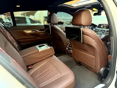 BMW 7 Series 2019 2L