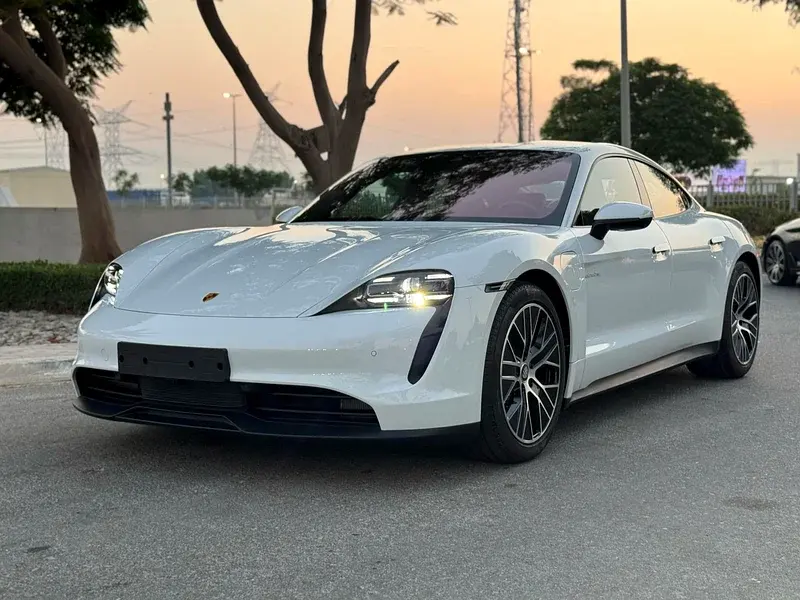 Porsche Taycan 2023