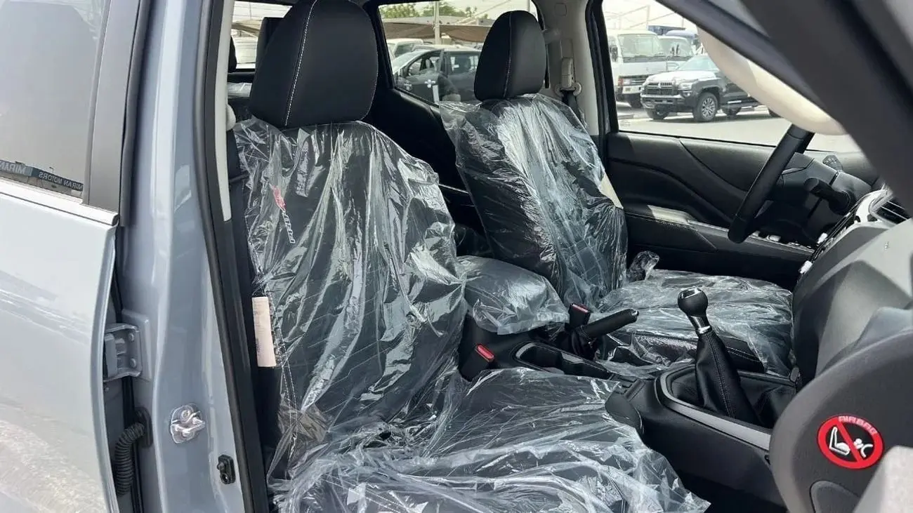 نيسان نافارا 2024 2.5L