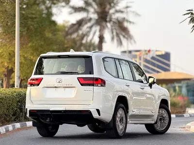 تويوتا لاند كروزر 2025