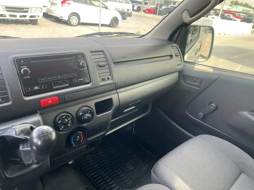 Toyota Hiace 2022 2.5L