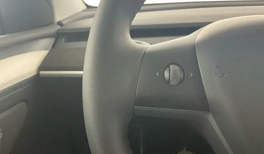 Tesla Model Y 2023 undefinedL