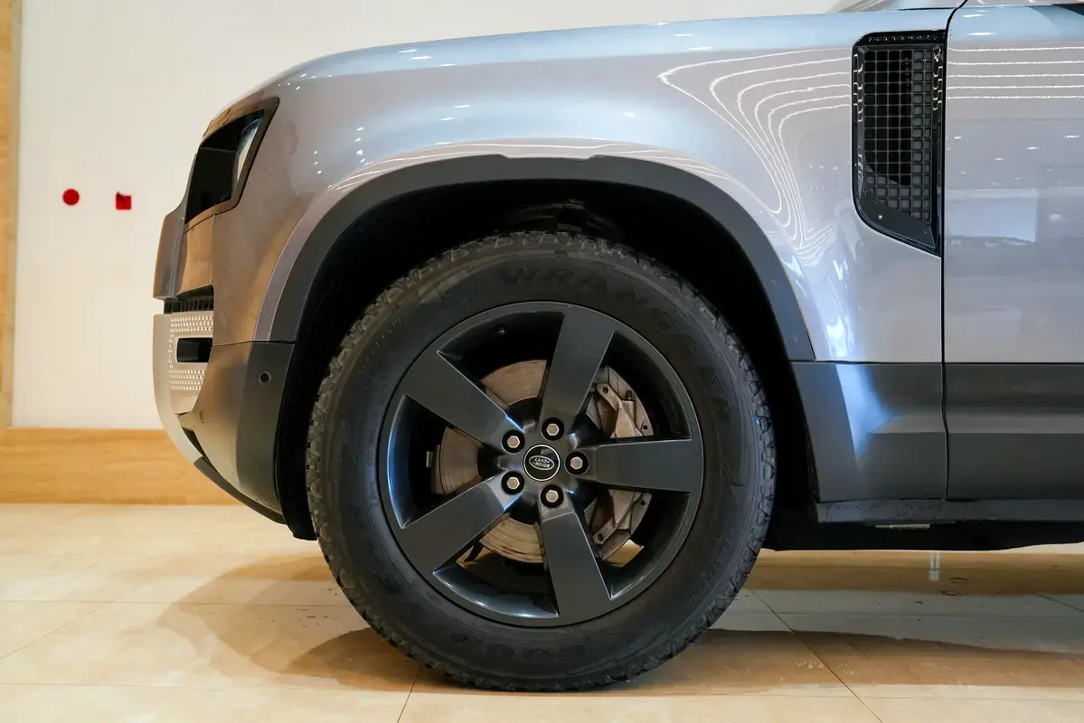 Land Rover Defender 2022