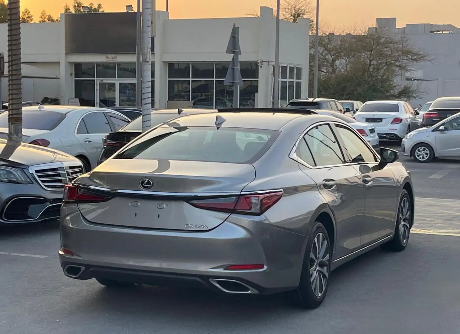 Lexus ES 2019