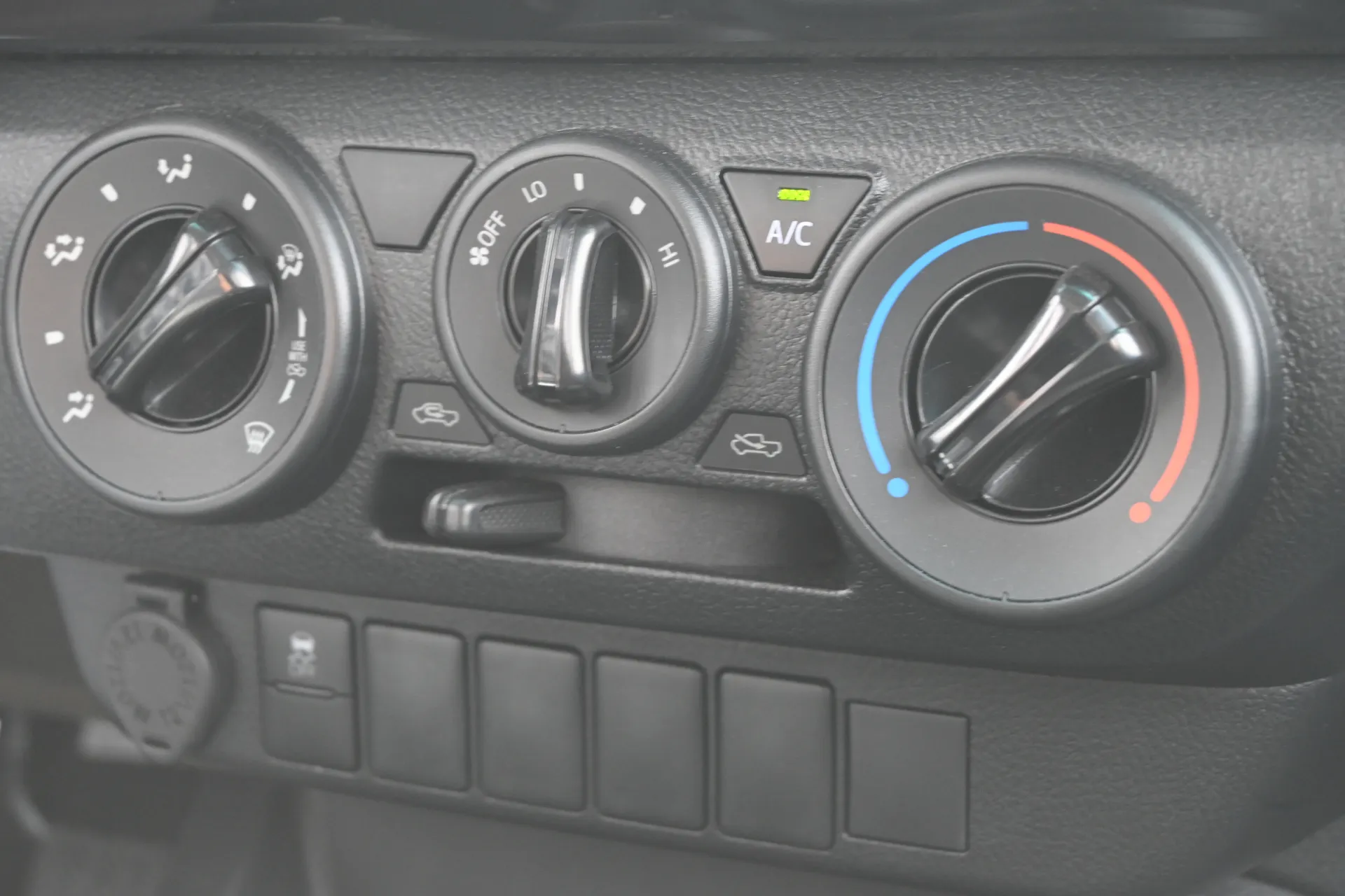 Toyota Hilux 2025 2400L