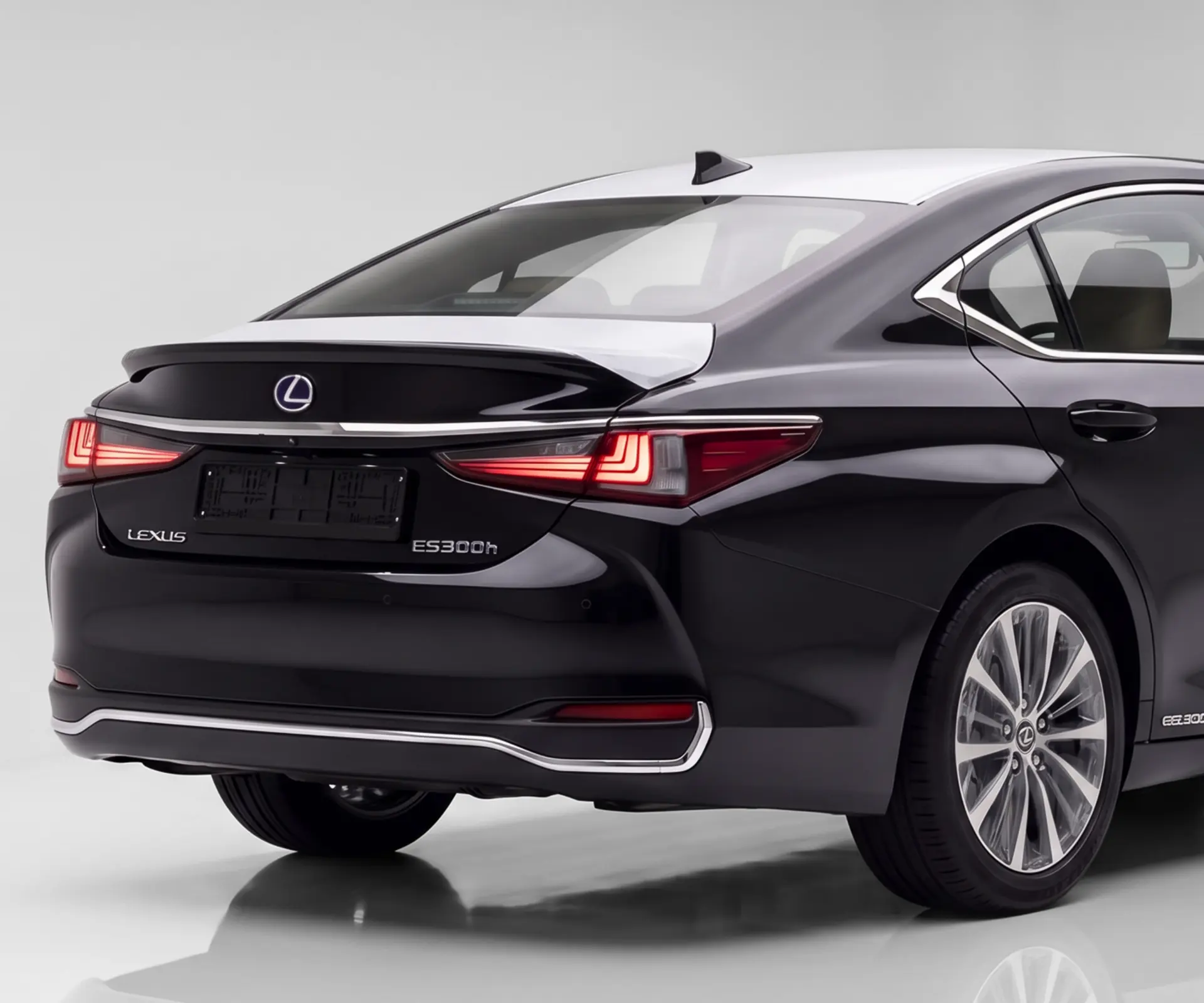 Lexus ES 2025