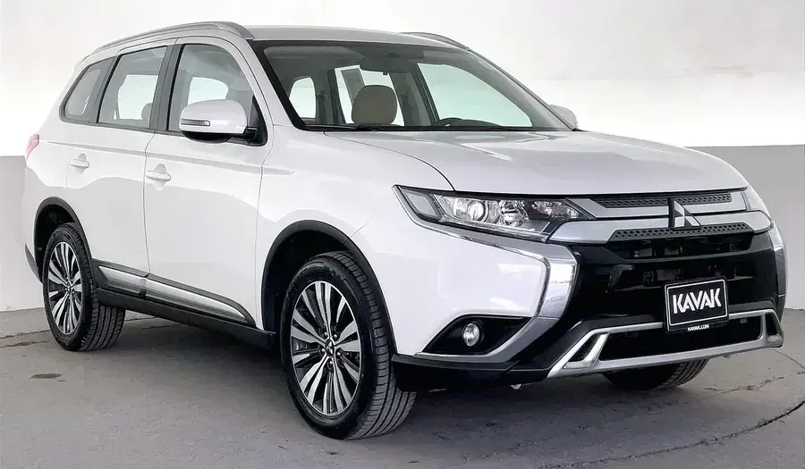 Mitsubishi Outlander PHEV 2023
