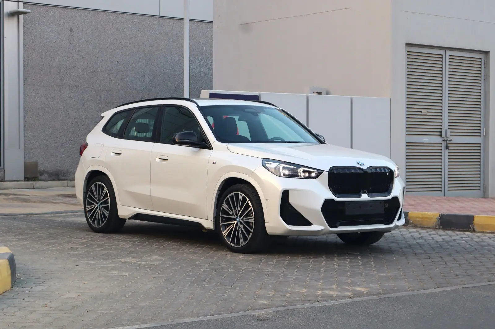 BMW iX1 2024 undefinedL