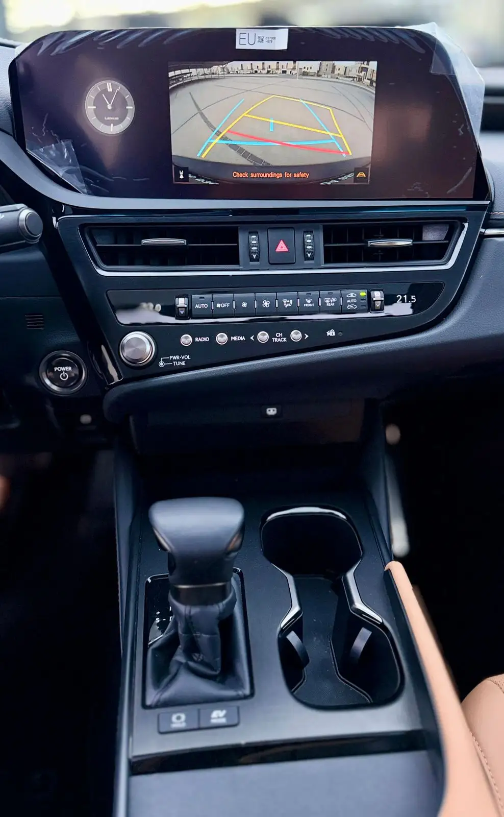 Lexus ES 2025