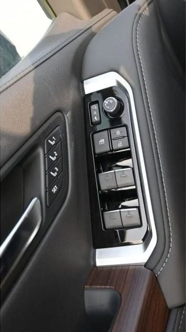 تويوتا لاند كروزر 2022 3.3L