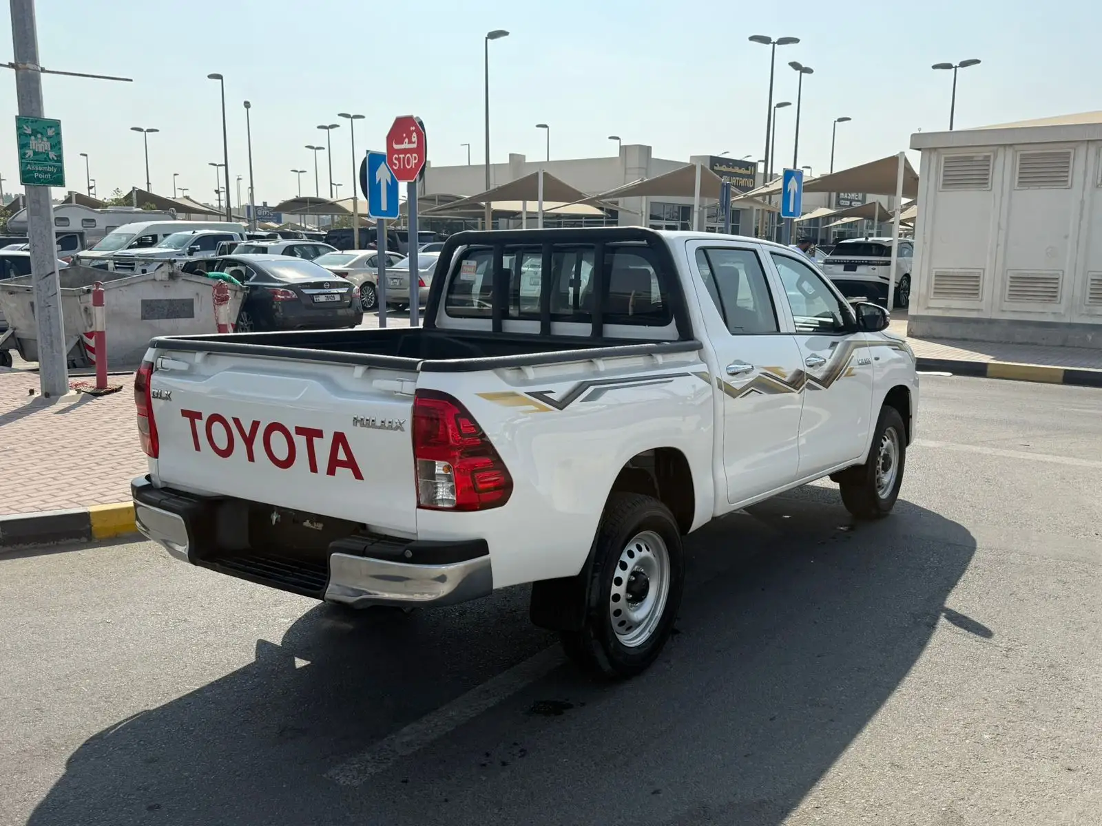 تويوتا هيلوكس 2024