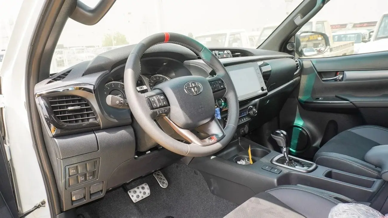 تويوتا هيلوكس 2025 4L