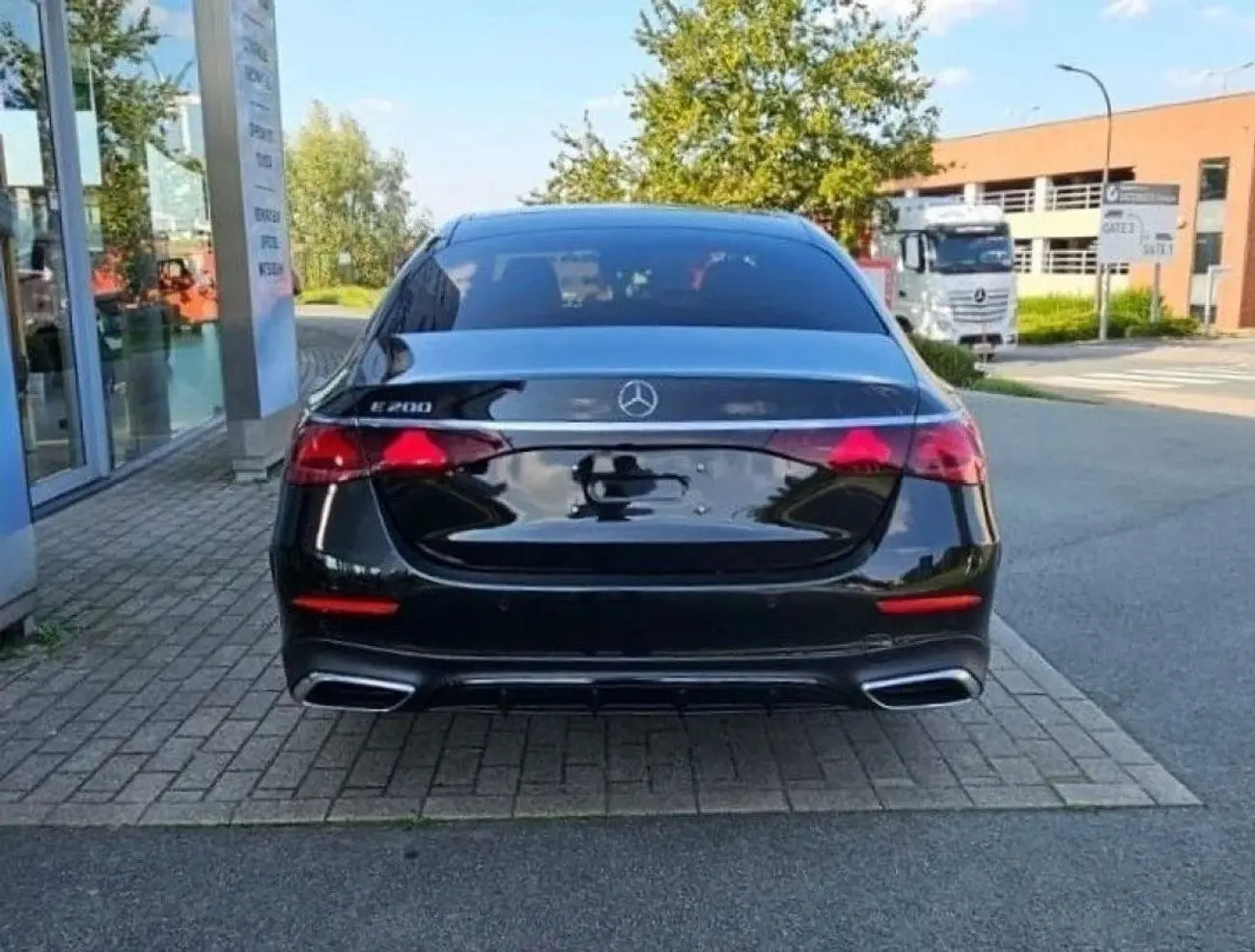 مرسيدس بنز E Class 2025 2L