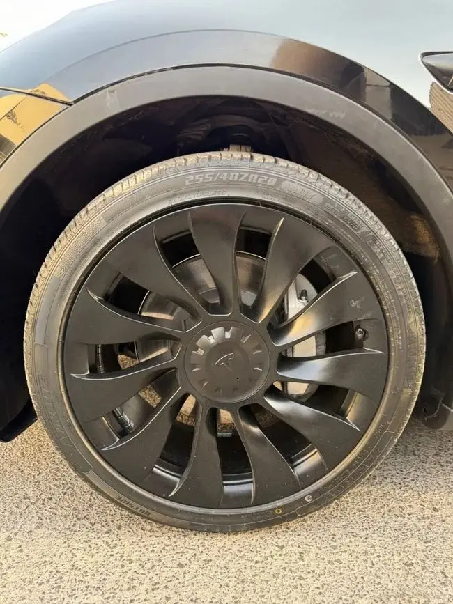 تسلا موديل Y 2024 undefinedL