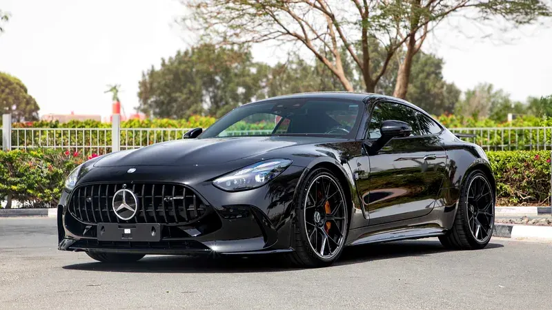 مرسيدس بنز AMG GT 2025