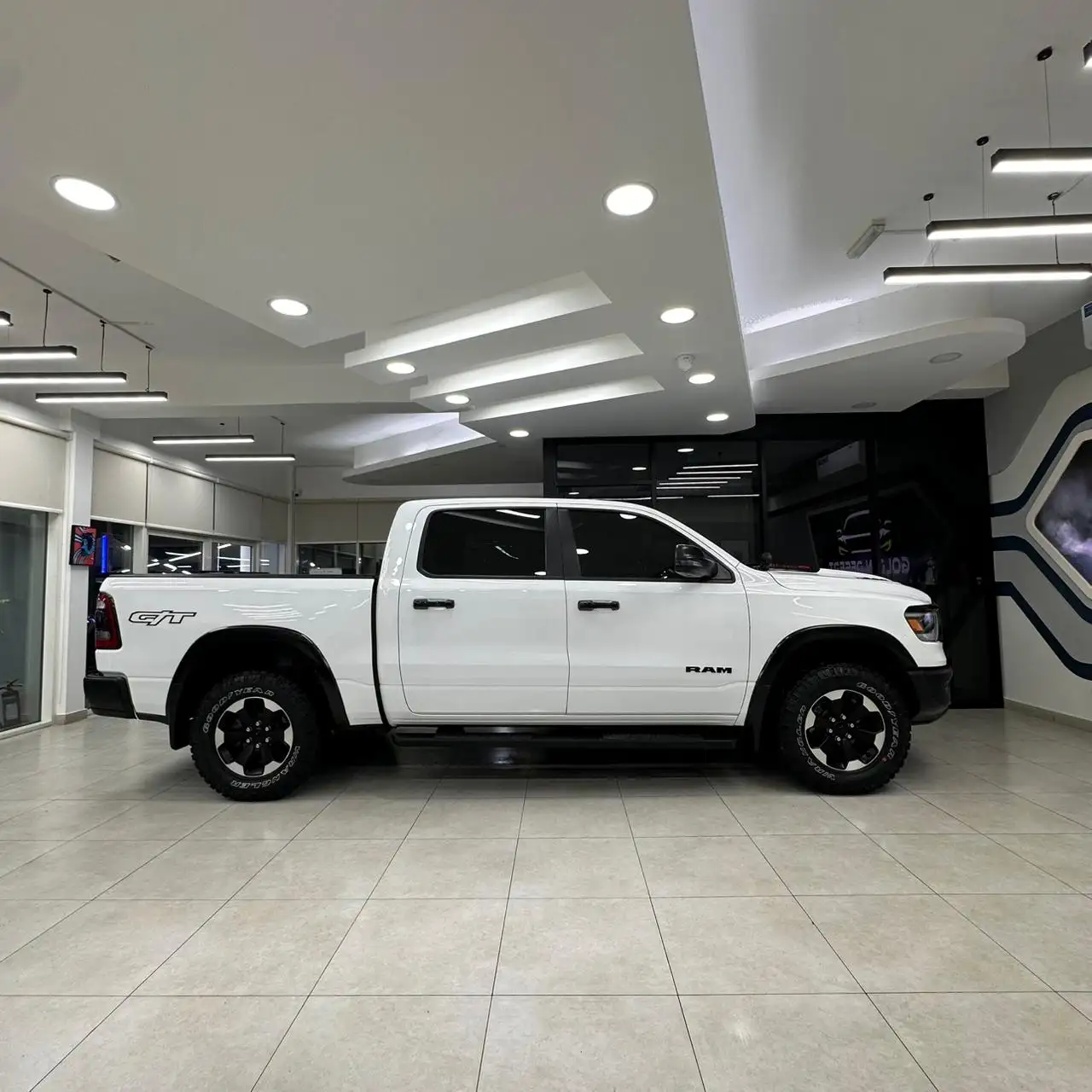 رام 1500 2023 5.7L