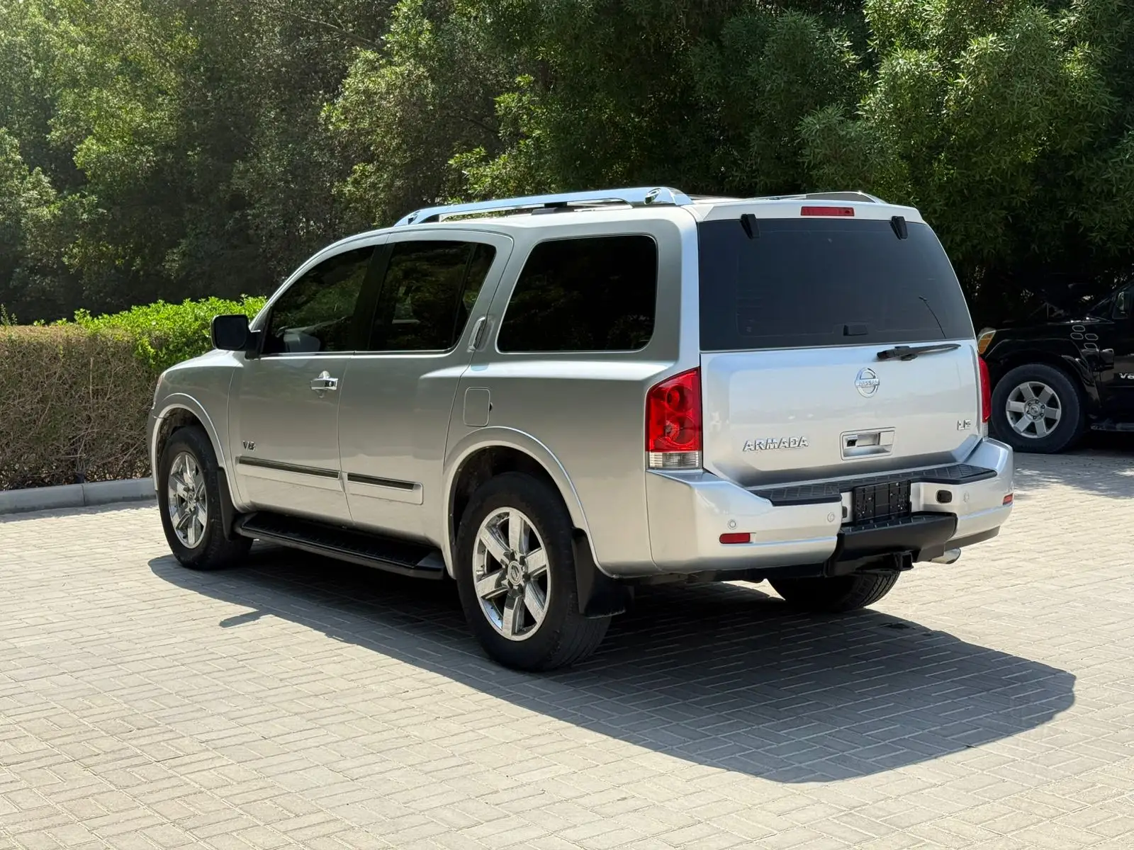 Nissan Armada 2011