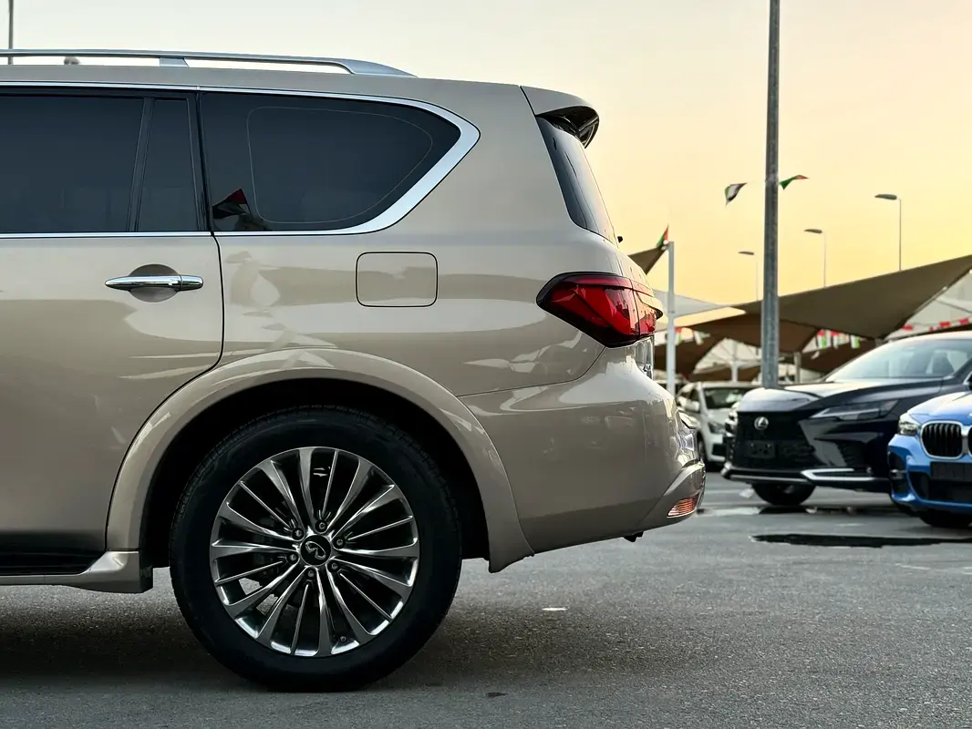 Infiniti QX80 2021 5.6L