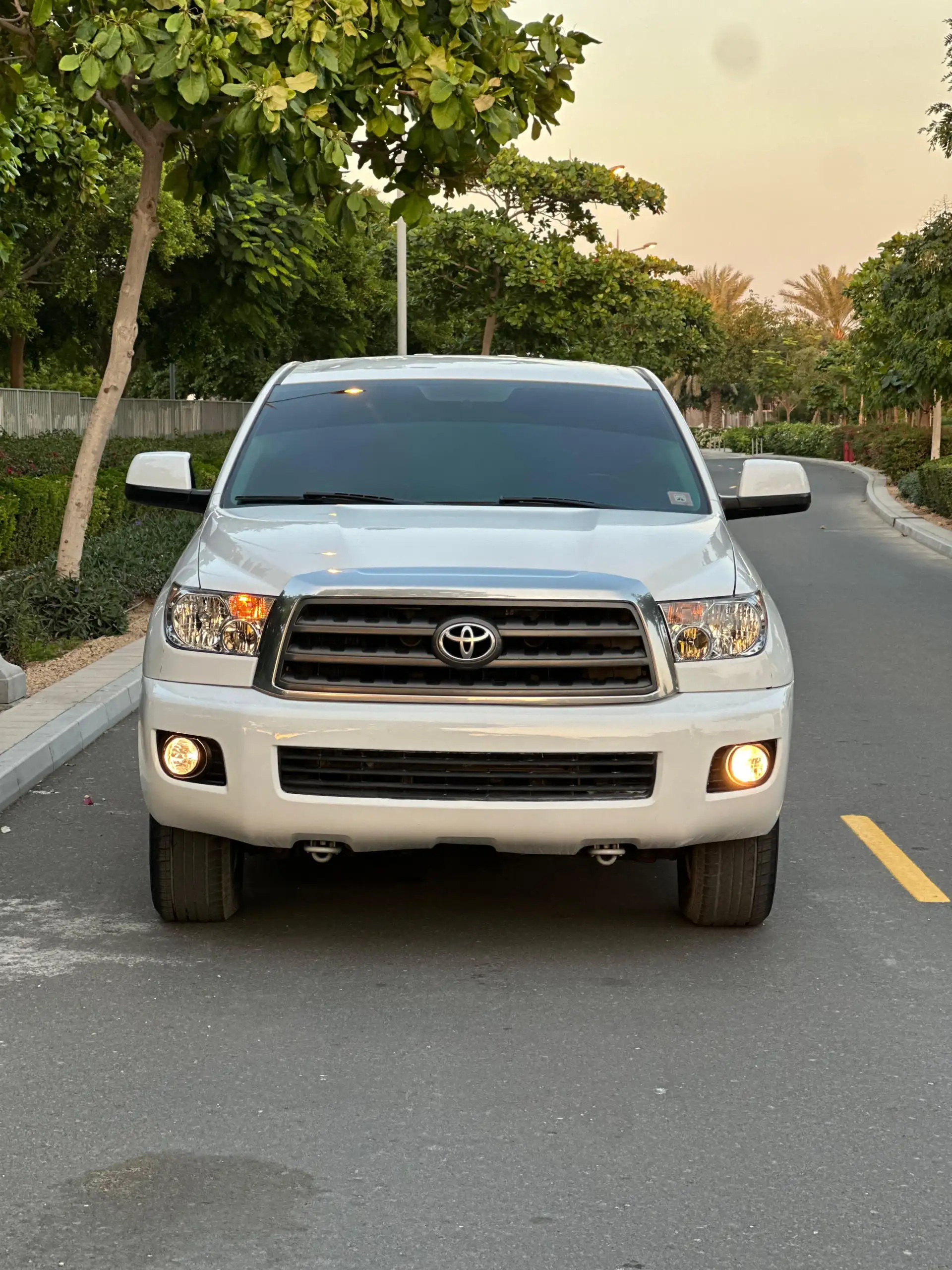 Toyota Sequoia 2013 5.7L
