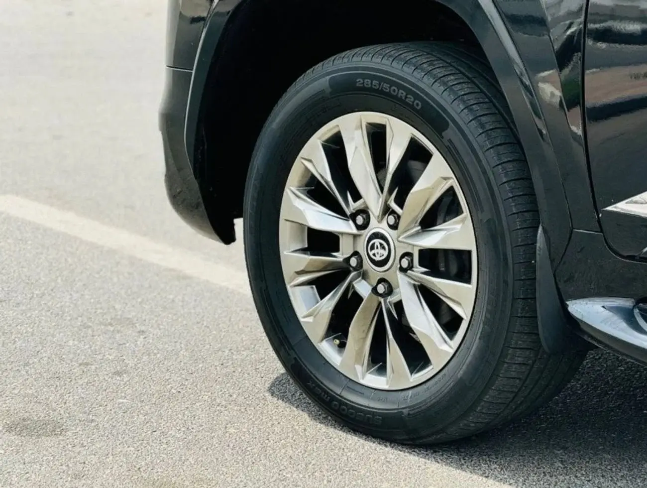 Toyota Land Cruiser 2010 5.7L