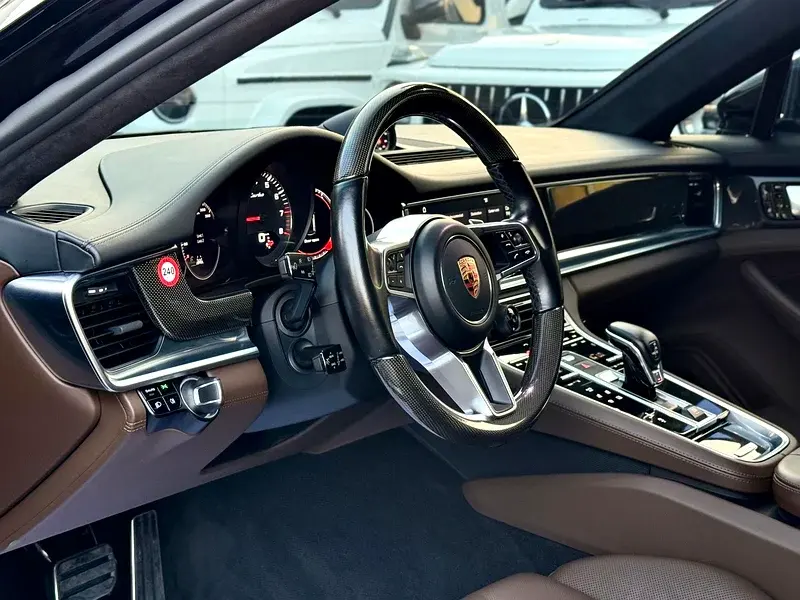 بورش باناميرا 2017