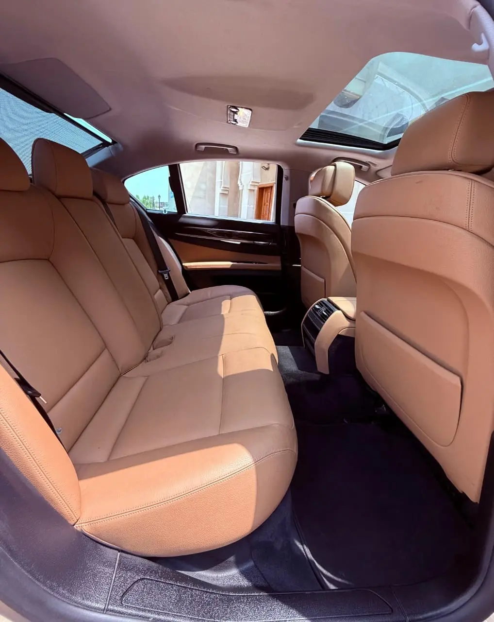 بي أم دبليو i7 2010