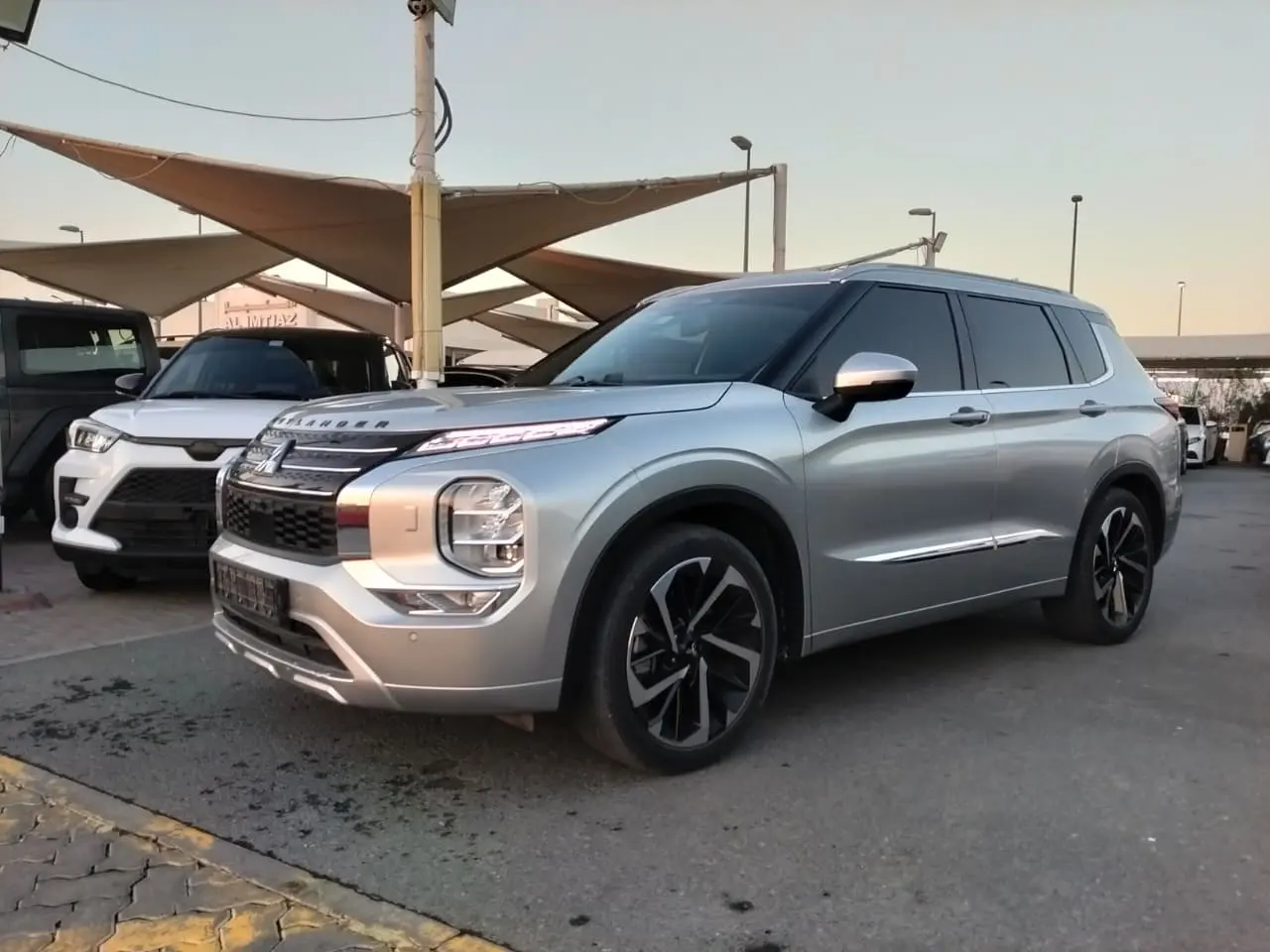 ميتسوبيشي أوتلاندر فيف 2024 2.4L
