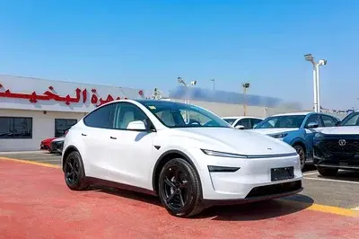 Tesla Model Y 2025 undefinedL