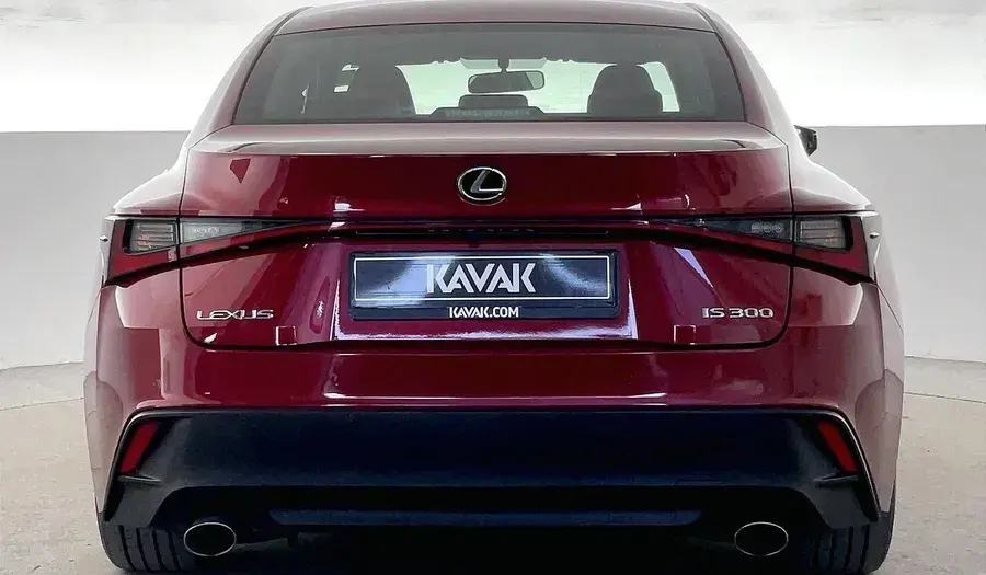 Lexus IS 2022